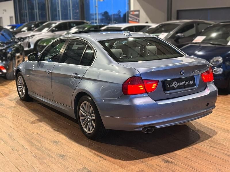 Usado BMW 320 177 HP (130 kW) 2009 Azul claro Sedan