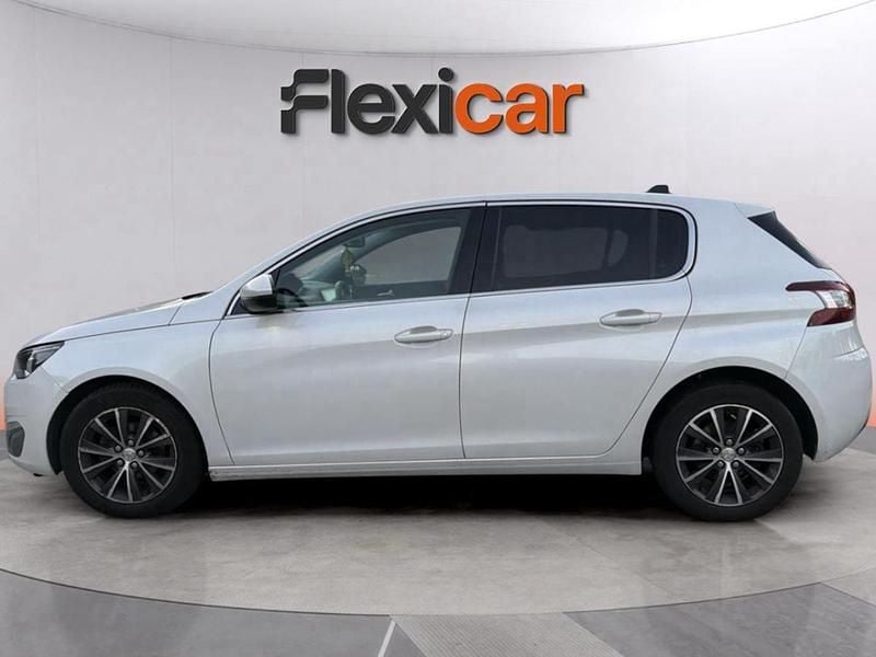 Usado Peugeot 308 Active 110 HP (80 kW) 2016 Branco