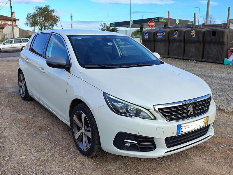 Usado Peugeot 308 Allure 120 HP (88 kW) 2017 Sedan