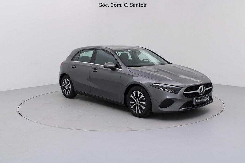 Usado Mercedes A180 Advanced 116 HP (85 kW) 2025 Cinza Sedan