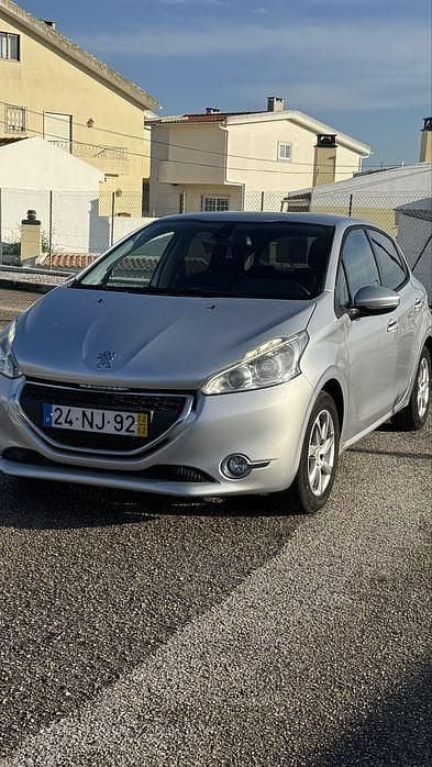 Usado 2012 Peugeot 208 Citadino | € 5.600 (Super Preço) - Imagem 1/4