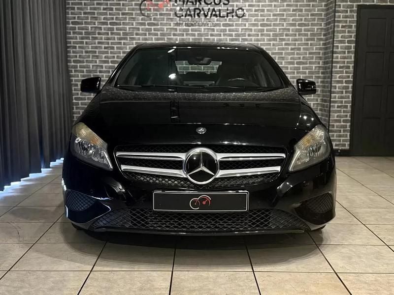Usado Mercedes A180 Urban 109 HP (80 kW) 2014 Preto