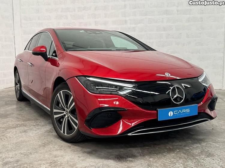 Branco Usado 2022 Mercedes EQE300 Sedan | € 44.990 - Imagem 1/1