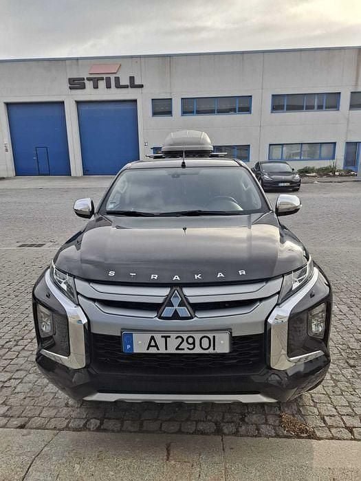 Preto Usado 2022 Mitsubishi L200 Edition Pickup | € 38.000 (Preço justo) - Imagem 1/4