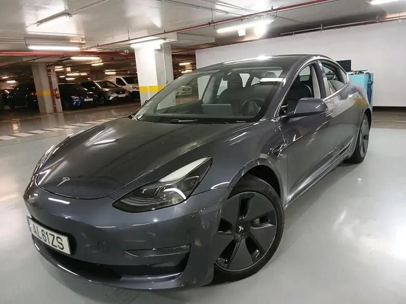 Cinza Usado 2021 Tesla Model 3 Sedan | € 30.990 (Preço justo) - Imagem 1/4
