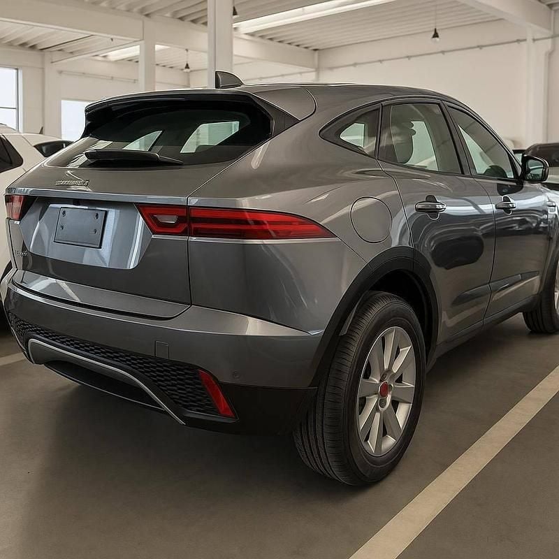 Usado Jaguar E-Pace R-Dynamic 150 HP (110 kW) 2019 Cinza SUV