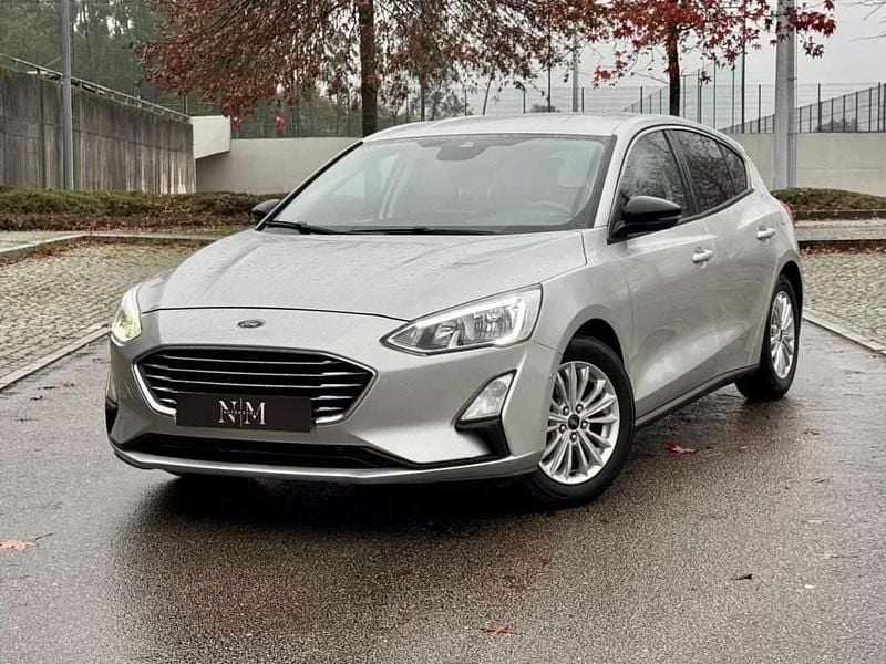 Cinza Usado 2019 Ford Focus Titanium Citadino | € 13.500 (Bom preço) - Imagem 1/4