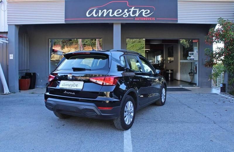 Usado Seat Arona Style 115 HP (84 kW) 2024 Preto SUV