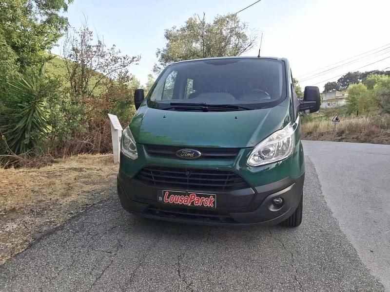 Usado Ford Transit 105 HP (77 kW) 2018 Verde Sedan