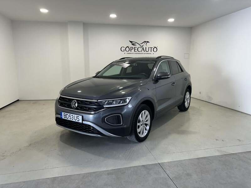 Cinzento Usado 2023 VW T-Roc SUV | € 30.490 (Preço justo) - Imagem 1/4