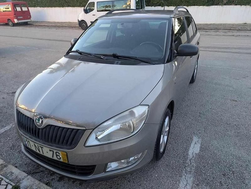 Outra Usado 2013 Skoda Fabia Carrinha | € 3.950 (Caro) - Imagem 1/4