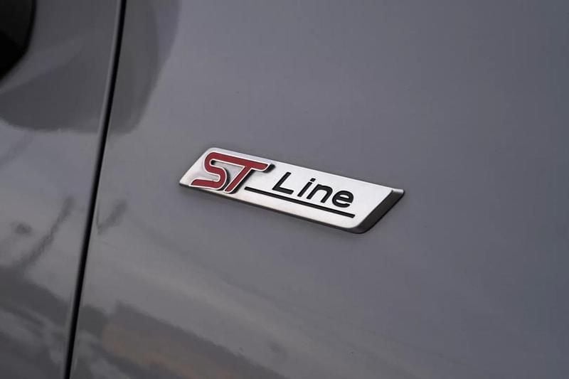 Usado Ford Puma ST-Line X 155 HP (114 kW) 2022 Cinzento SUV