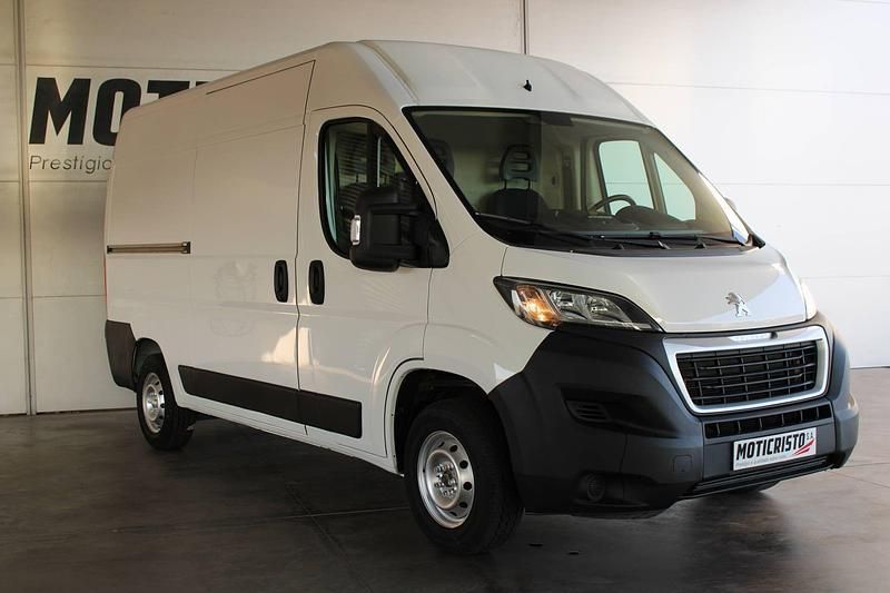 Branco Usado 2020 Peugeot Boxer Van | € 19.900 (Preço justo) - Imagem 1/4