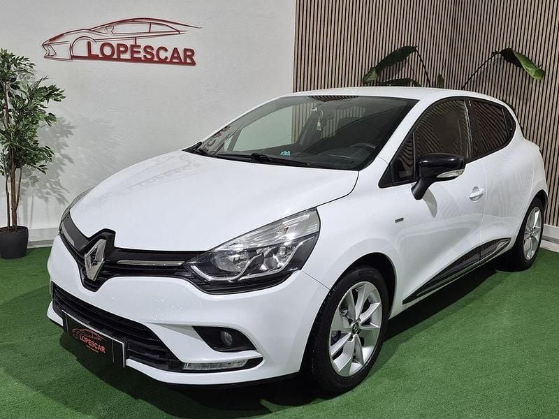 Usado 2018 Renault Clio IV LIMITED Sedan | € 9.950 (Bom preço) - Imagem 1/4
