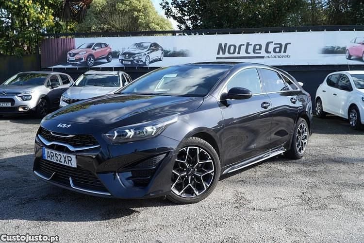 Usado Kia ProCeed GT-Line 120 HP (88 kW) 2022 Branco Carrinha