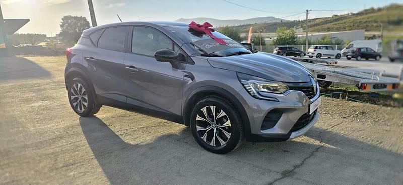 Usado Renault Captur 100 HP (73 kW) 2023 Cinza escuro SUV