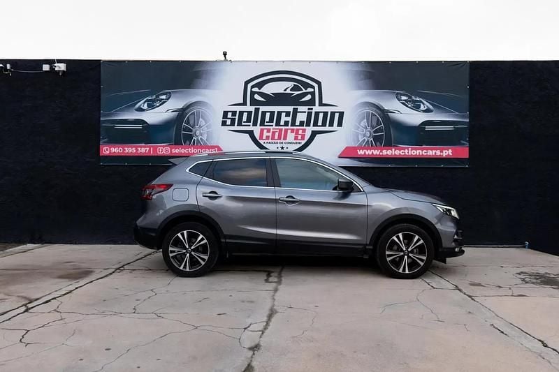 Usado Nissan Qashqai Premium Edition 110 HP (80 kW) 2018 Cinza escuro SUV