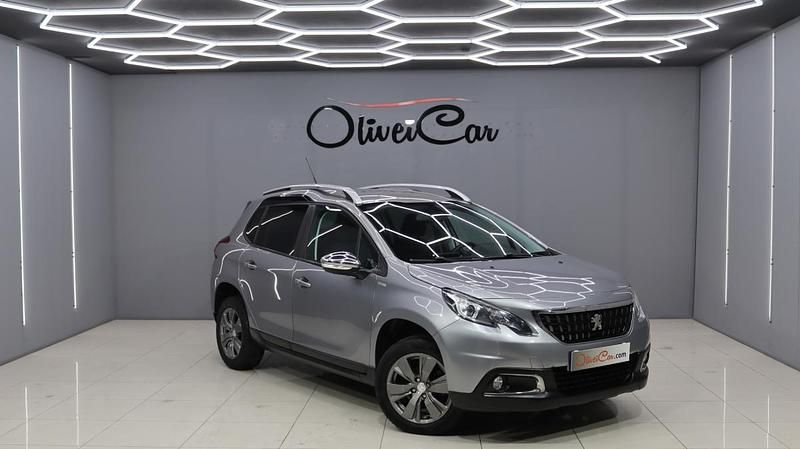 Cinzento Usado 2019 Peugeot 2008 SUV | € 16.750 (Preço justo) - Imagem 1/4