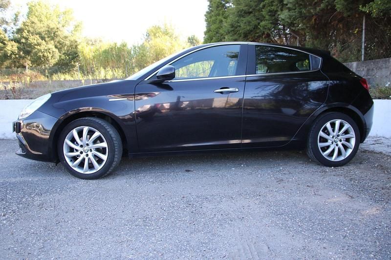 Preto Usado 2013 Alfa Romeo Giulietta Distinctive Citadino | € 9.800 - Imagem 1/4