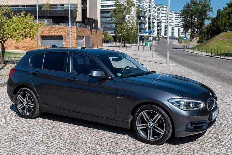 Cinzento Usado 2015 BMW 120 Citadino | € 16.500 (Super Preço) - Imagem 1/4