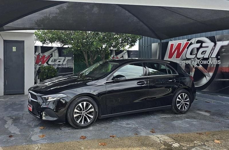Preto Usado 2024 Mercedes A200 Style Sedan | € 29.900 (Super Preço) - Imagem 1/4