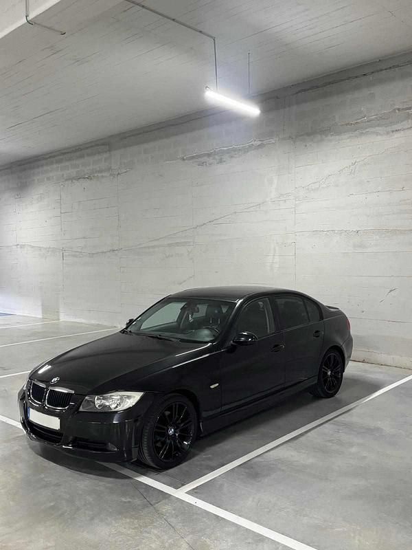 Usado BMW 320 163 HP (119 kW) 2005 Preto Sedan