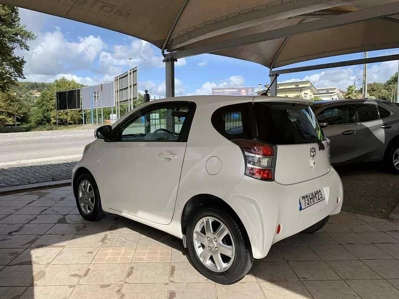 Usado Toyota iQ 68 HP (50 kW) 2009 Branco Citadino