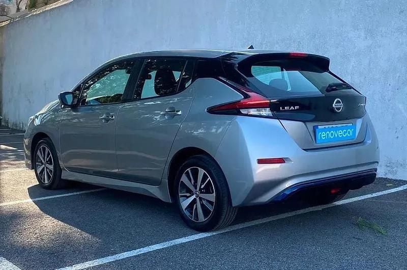 Usado Nissan Leaf Acenta 110 kW (150 HP) 2021 Cinzento Citadino