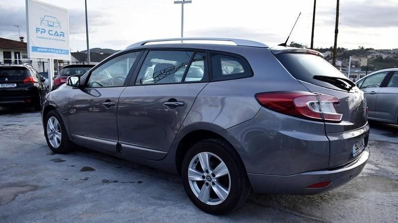 Usado Renault Mégane III 110 HP (80 kW) 2013 Cinzento