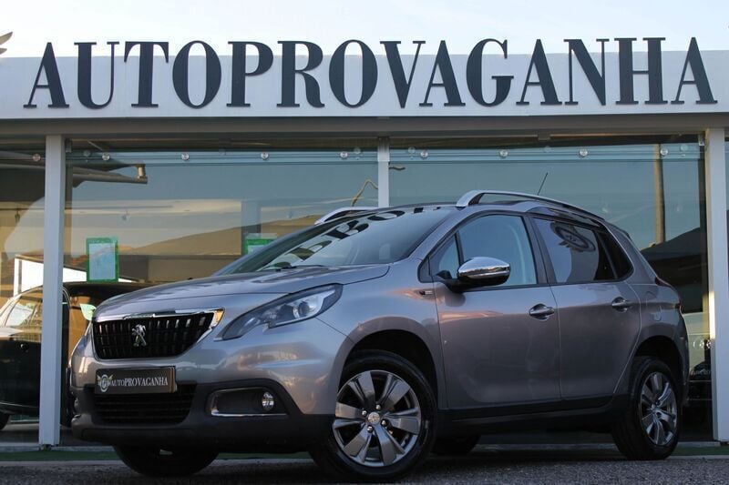 Usado Peugeot 2008 Style 100 HP (73 kW) 2017 Cinzento SUV