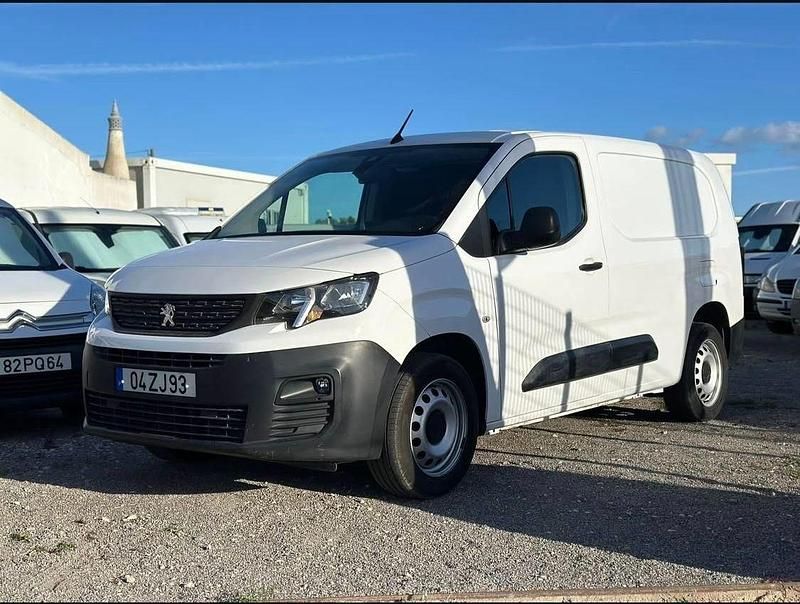 Branco Usado 2019 Peugeot Partner Monovolume | € 14.950 (Caro) - Imagem 1/4