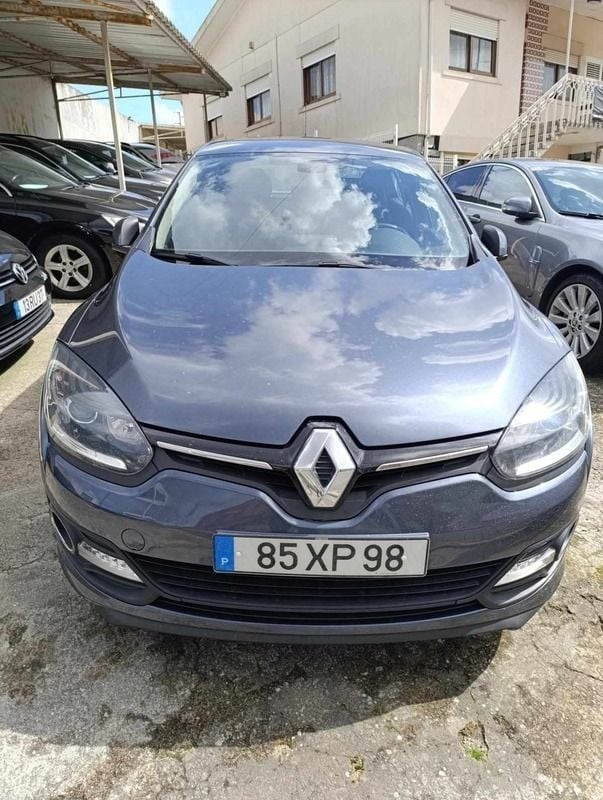 Cinza Usado 2015 Renault Mégane III | € 8.900 (Bom preço) - Imagem 1/4