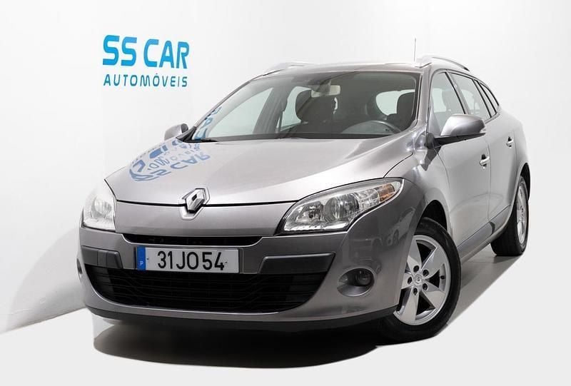 Cinzento Usado 2010 Renault Mégane III Carrinha | € 5.750 (Preço justo) - Imagem 1/4