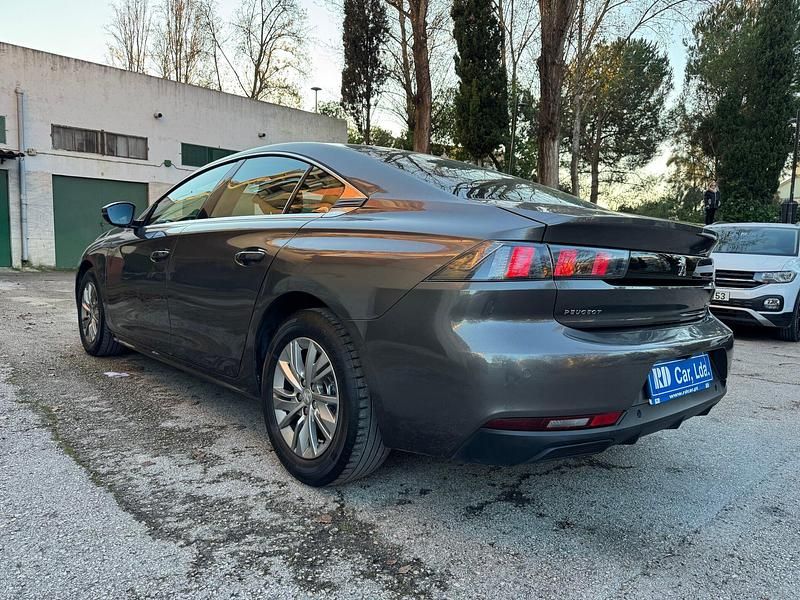 Usado Peugeot 508 Allure 130 HP (95 kW) 2021 Cinza