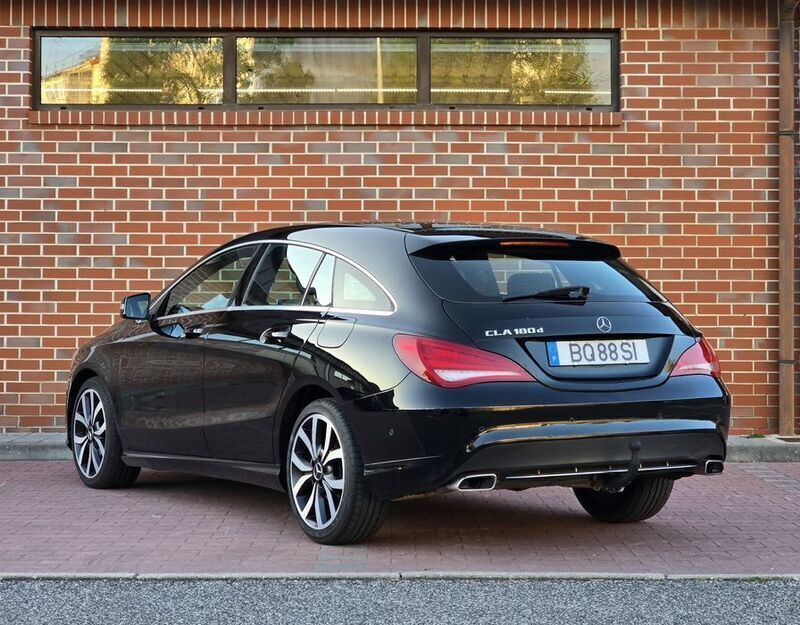 Usado Mercedes CLA180 Shooting Brake 109 HP (80 kW) 2016 Carrinha