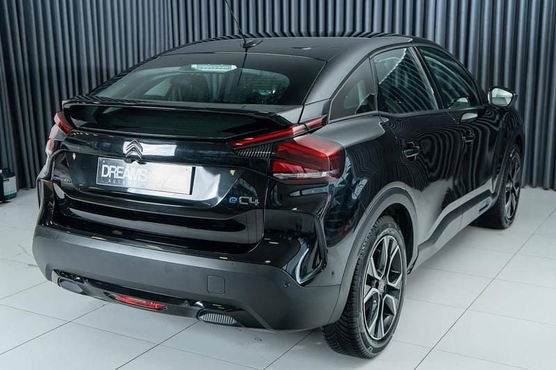 Usado Citroën e-C4 100 kW (136 HP) 2022 Preto
