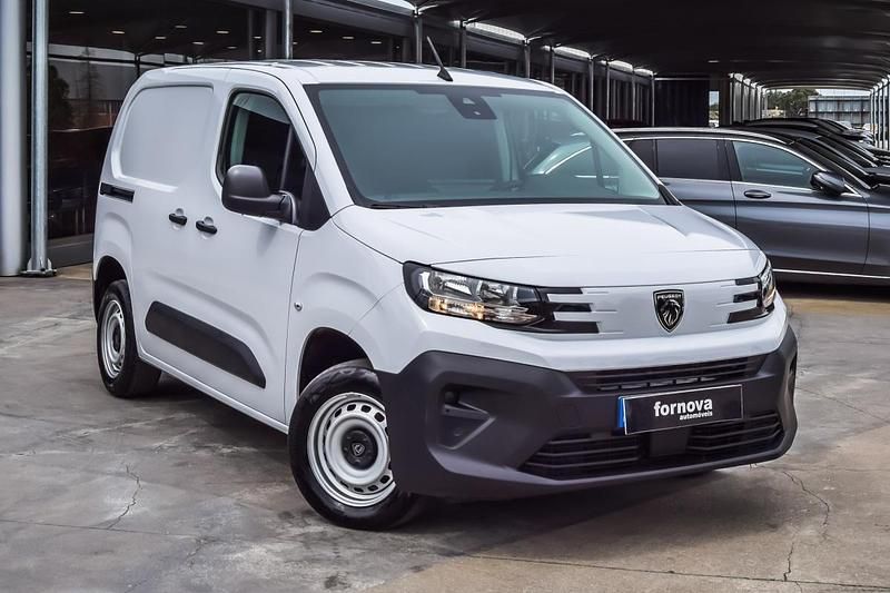 Branco Usado 2025 Peugeot Partner Monovolume | € 20.900 (Preço justo) - Imagem 1/2