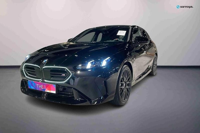 Preto Novo 2025 BMW M135 Performance Citadino | € 65.990 - Imagem 1/4