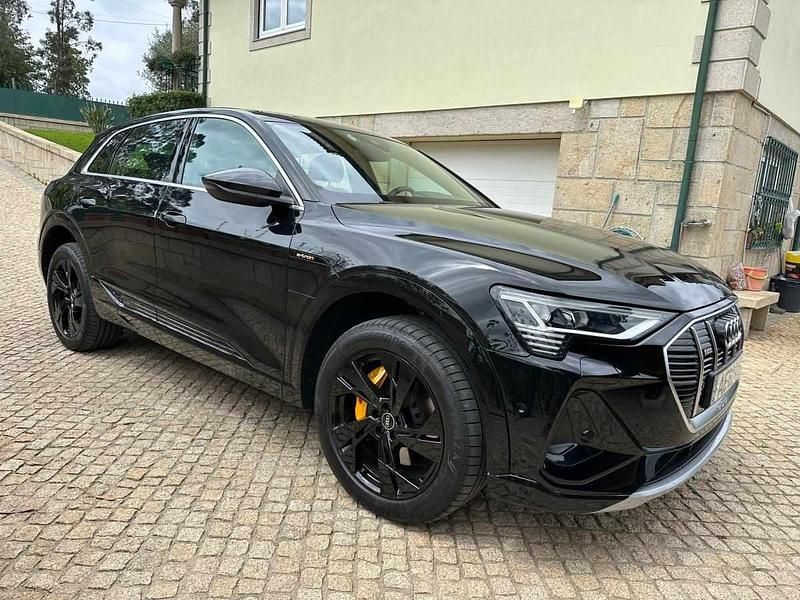 Preto Usado 2021 Audi e-tron Premium SUV | € 37.990 (Preço justo) - Imagem 1/4