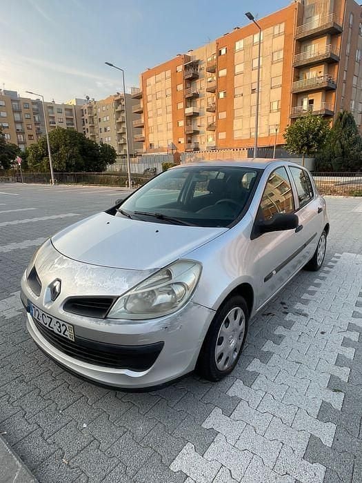 Usado 2007 Renault Clio II Sedan | € 1.600 (Preço justo) - Imagem 1/4