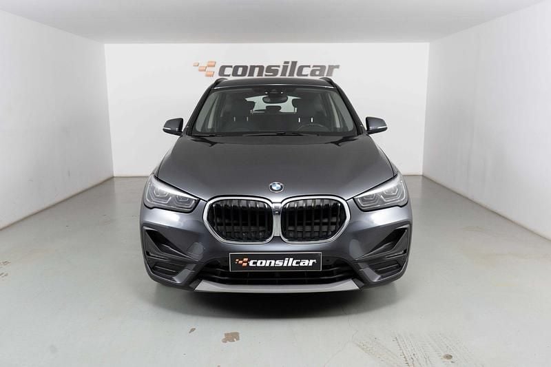 Cinza Usado 2021 BMW X1 SUV | € 24.980 - Imagem 1/4