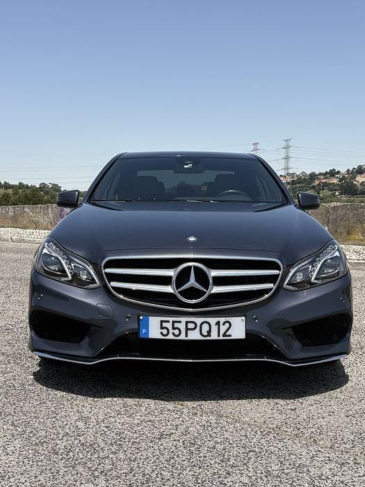Usado 2015 Mercedes E300 Sedan | € 23.550 - Imagem 1/4