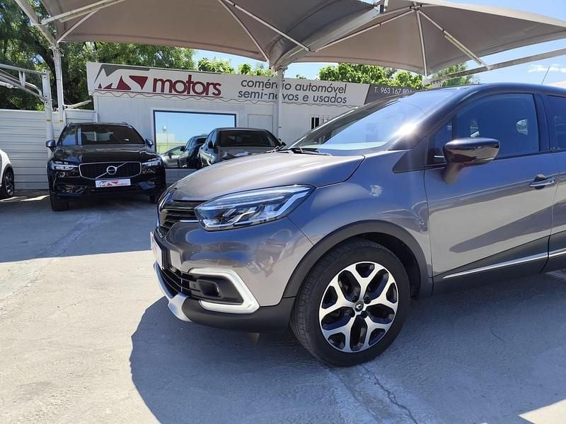 Cinza Usado 2019 Renault Captur SUV | € 15.950 (Preço justo) - Imagem 1/4