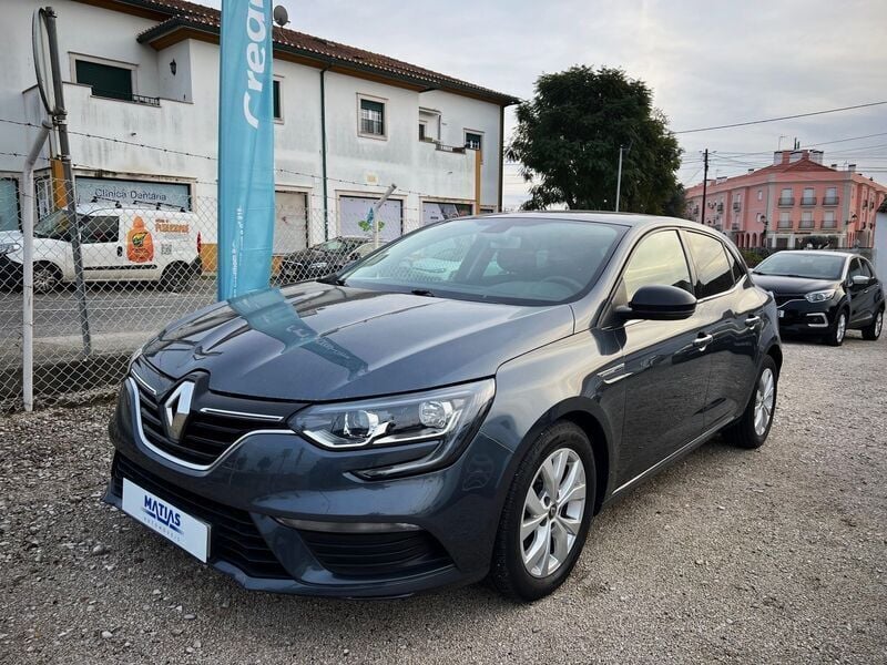 Cinzento Usado 2019 Renault Mégane IV LIMITED | € 15.750 (Preço justo) - Imagem 1/4