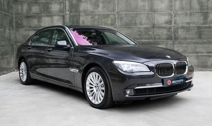 Preto Usado 2010 BMW 750L Sedan | € 30.900 - Imagem 1/4