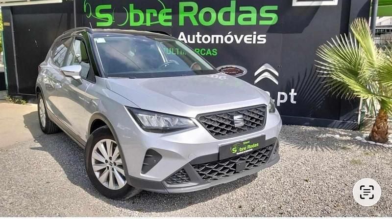 Cinzento Usado 2022 Seat Arona SUV | € 16.850 (Preço justo) - Imagem 1/4