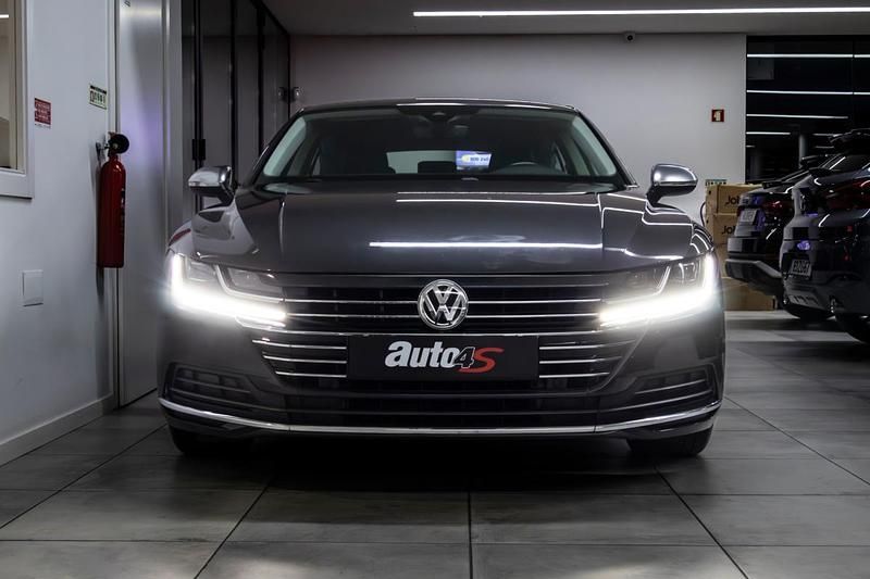 Usado VW Arteon 150 HP (110 kW) 2020 Cinzento