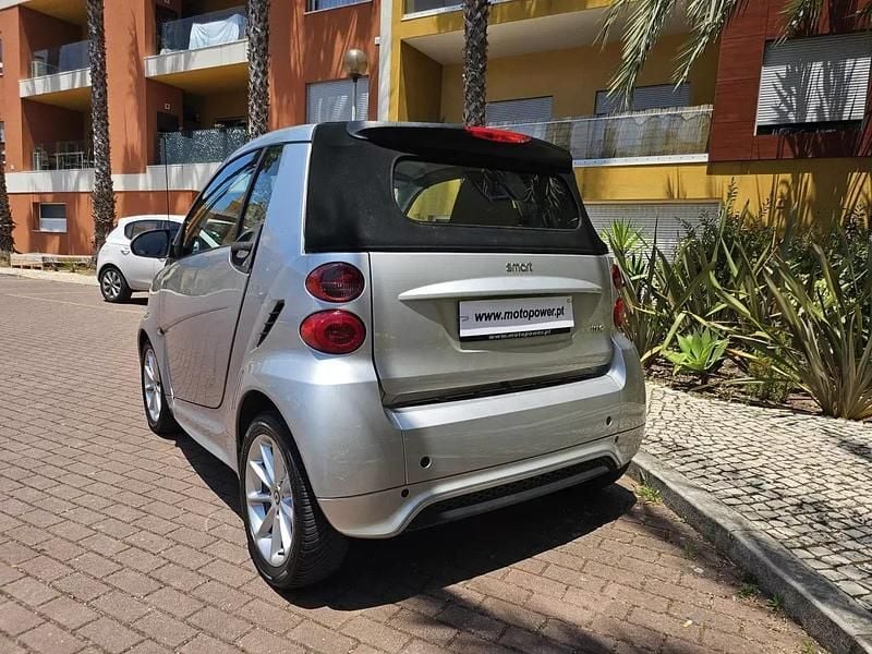 Usado Smart ForTwo Cabrio Passion 71 HP (52 kW) 2014 Cinza Cabrios