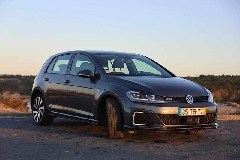 Cinzento Usado 2017 VW Golf VII GTE Citadino | € 17.200 (Bom preço) - Imagem 1/4