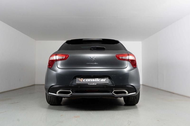 Usado Citroën DS5 Chic 115 HP (84 kW) 2014 Cinza Citadino